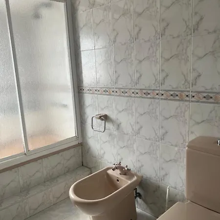 Casa Familiar Con Barbacoa 度假居 *